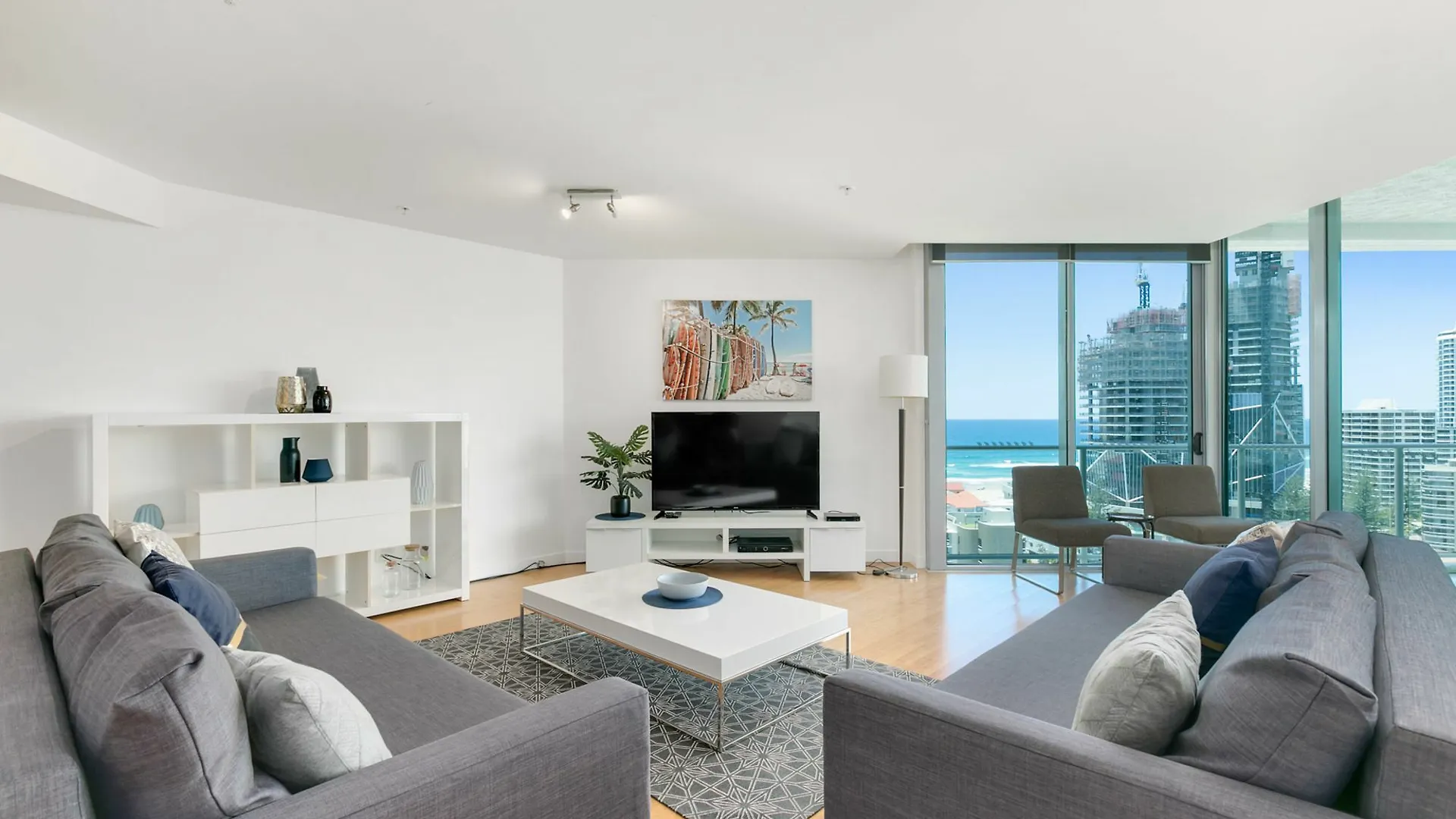 Wings - Q Stay Gold Coast Australien